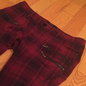 Red plaid zipper crop jeans